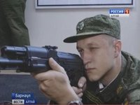 Корреспонденты «Вести Алтай» вместе со студентами военной кафедры протестировали интерактивно-лазерный тир