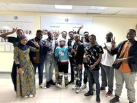 «Спорт без границ»: иностранных студентов АлтГТУ познакомили с хоккеем «Спорт без границ»: иностранных студентов АлтГТУ познакомили с хоккеем